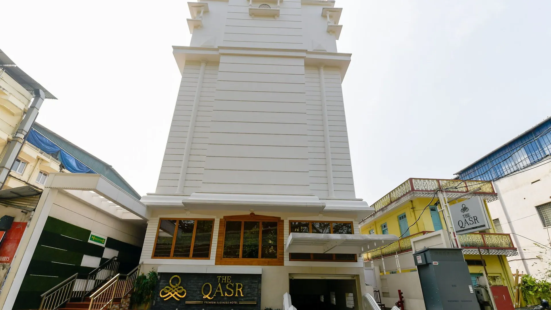 **  Oyo 8434 The Qasr Hotel Kochi India